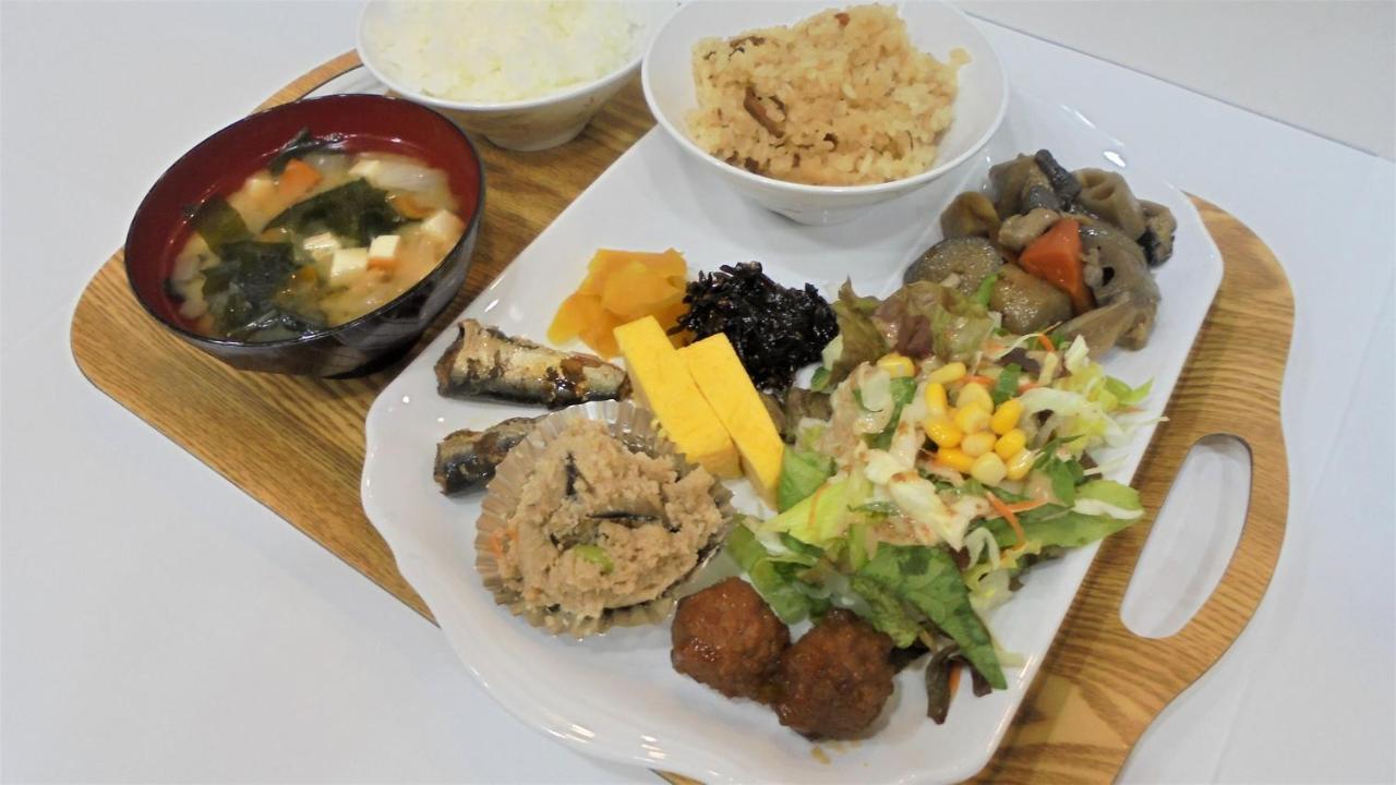 Toyoko Inn Kintetsu Yokkaichi Eki Kita Guchi Екстериор снимка