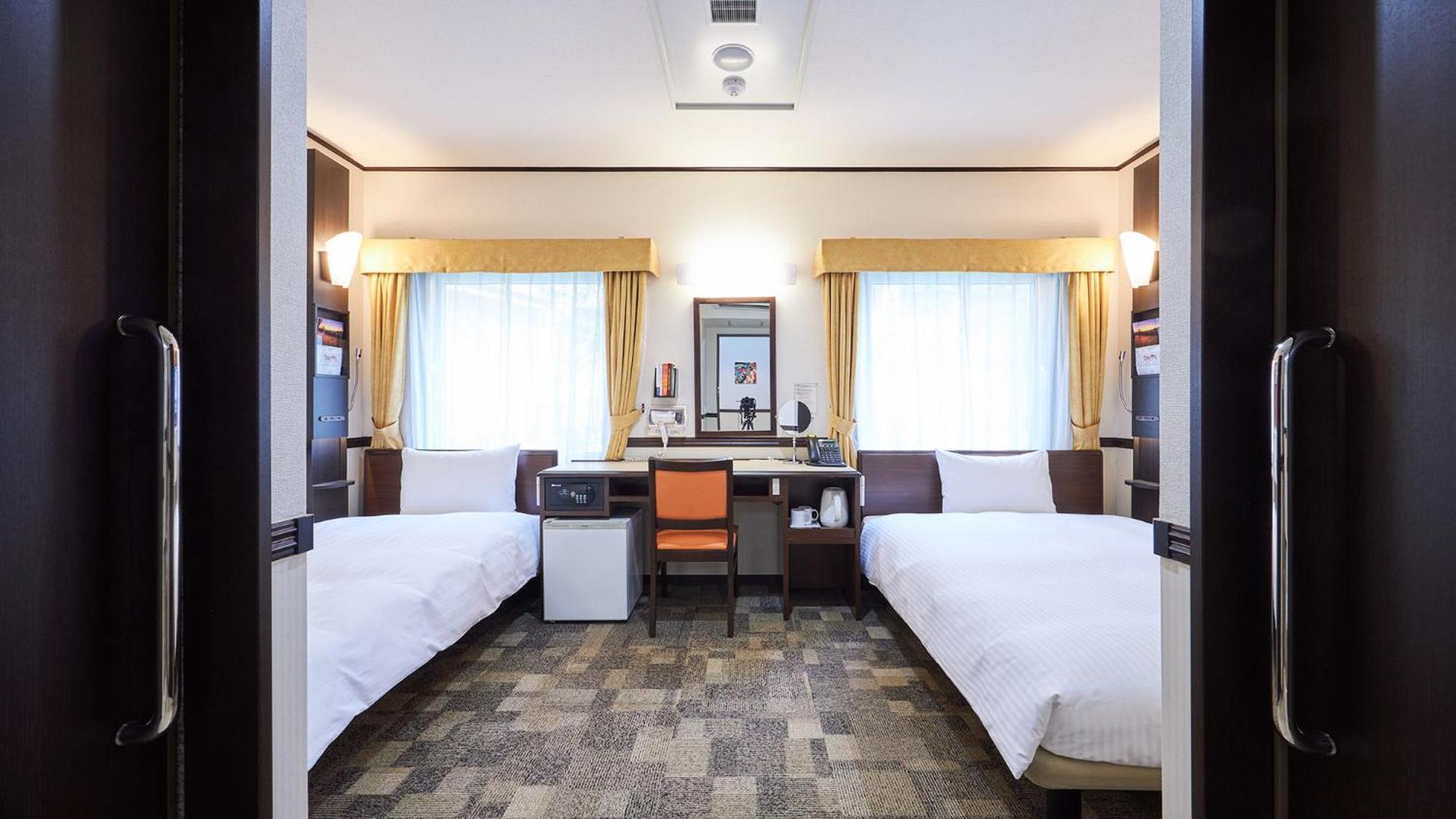 Toyoko Inn Kintetsu Yokkaichi Eki Kita Guchi Екстериор снимка