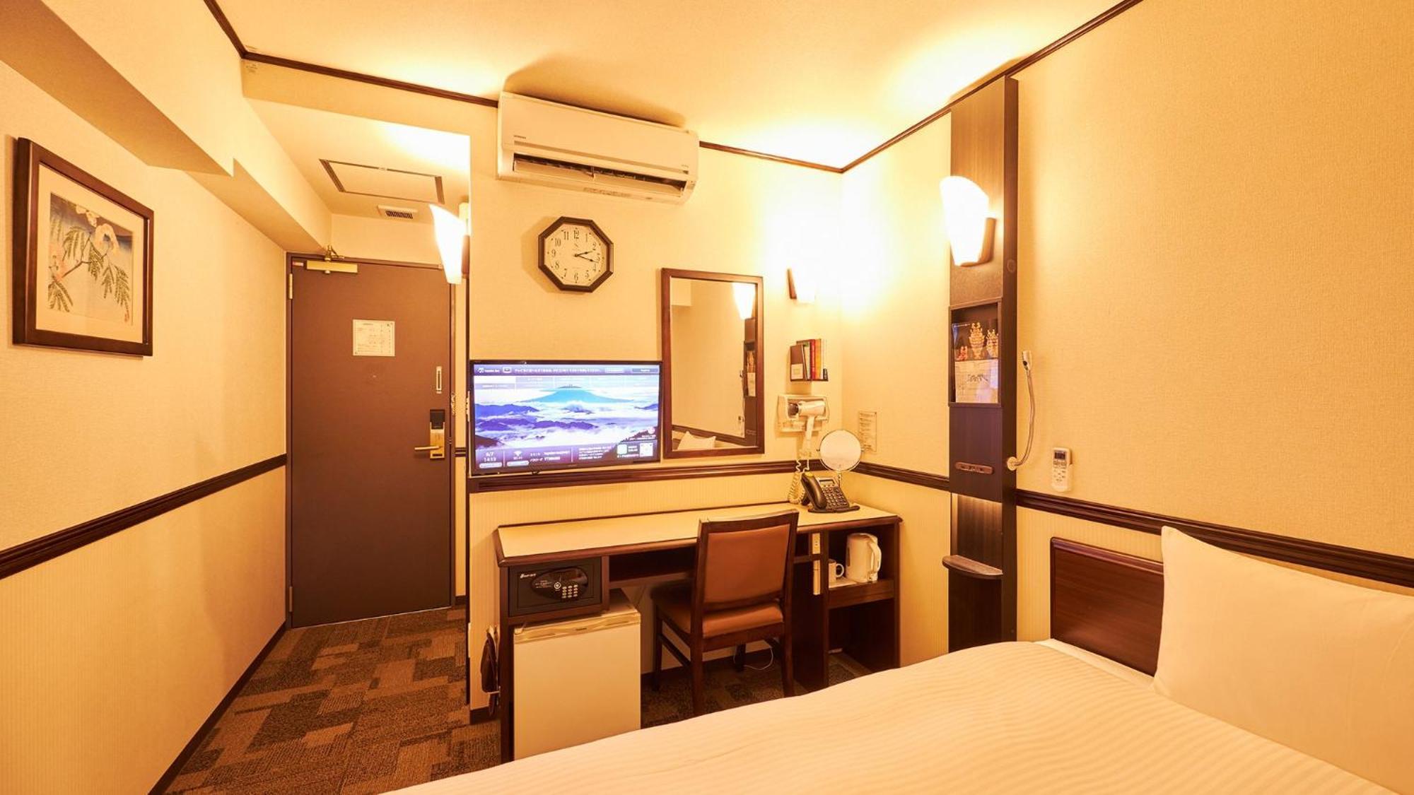 Toyoko Inn Kintetsu Yokkaichi Eki Kita Guchi Стая снимка