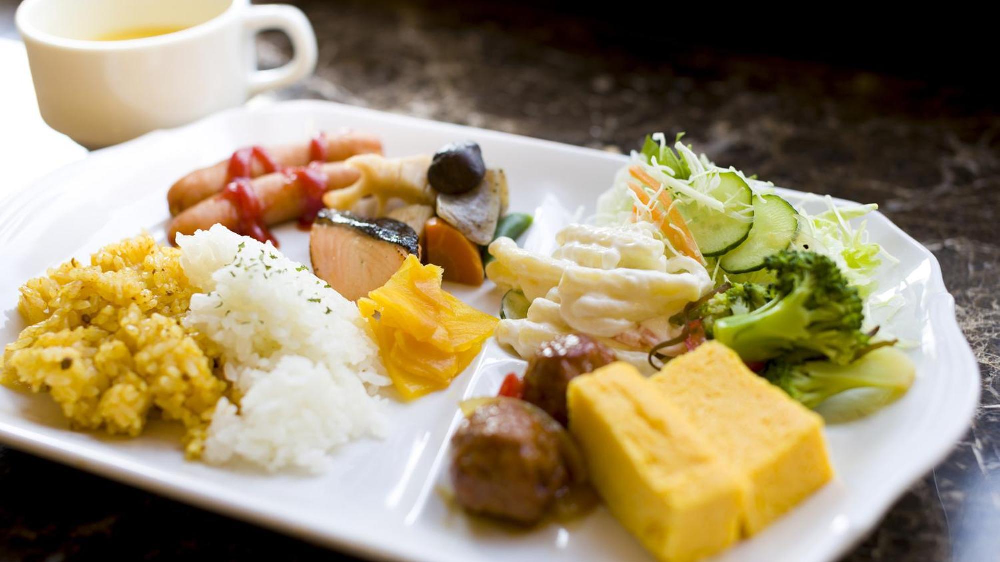 Toyoko Inn Kintetsu Yokkaichi Eki Kita Guchi Екстериор снимка